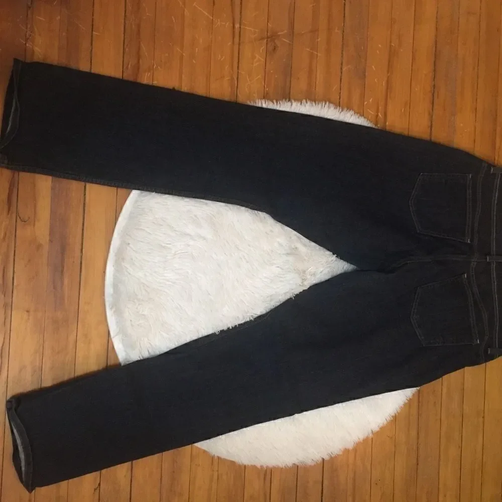Authentic DKNY Stretch Skinny Jeans! Nice fit!